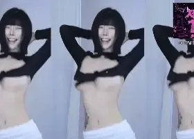 살짝살짝 보이나